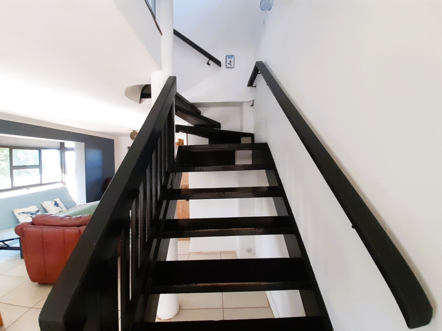 5 Bedroom Property for Sale in Paradise Beach Eastern Cape